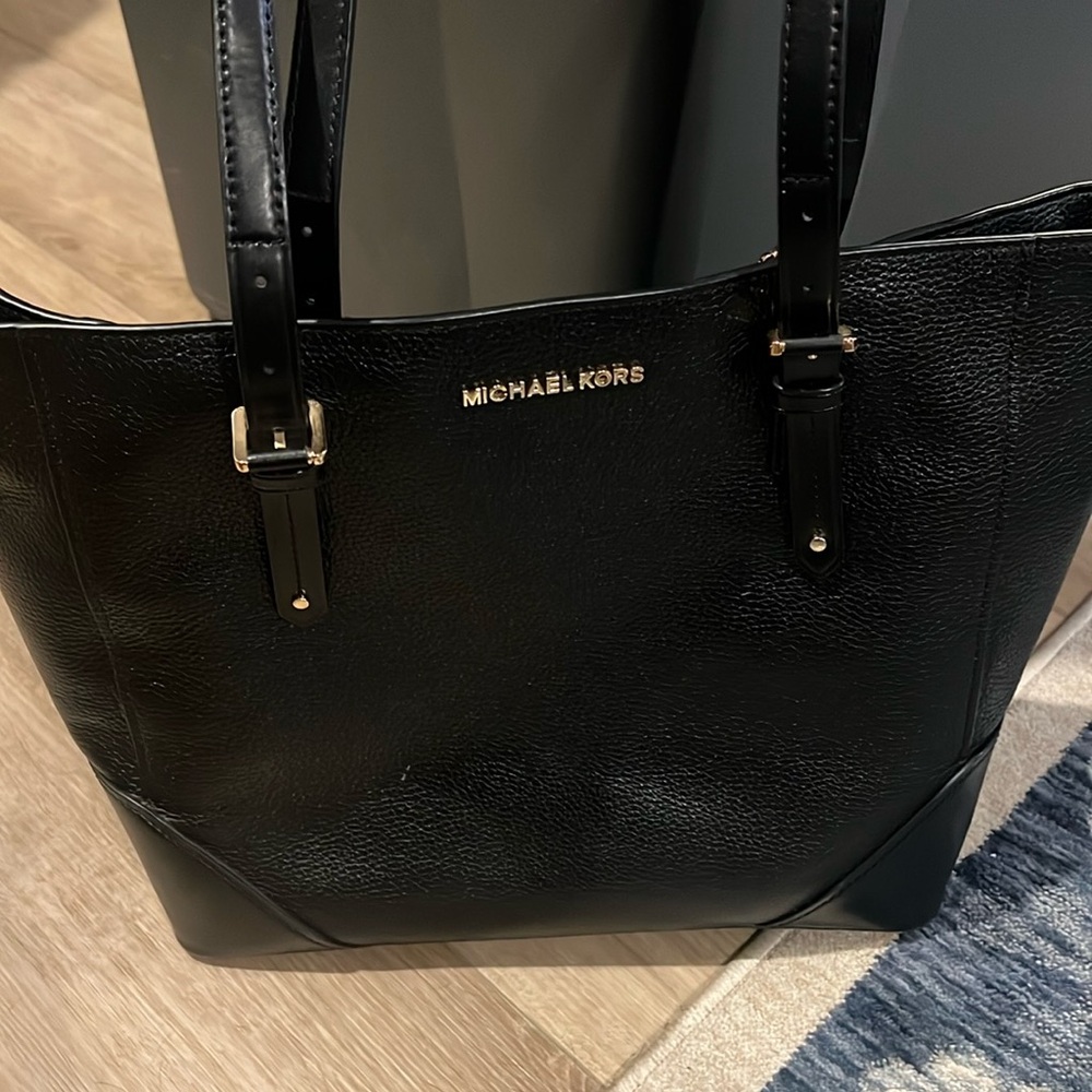 Michael Kors Aria Large Pebbled Black Leather Tote Handbag Purse
